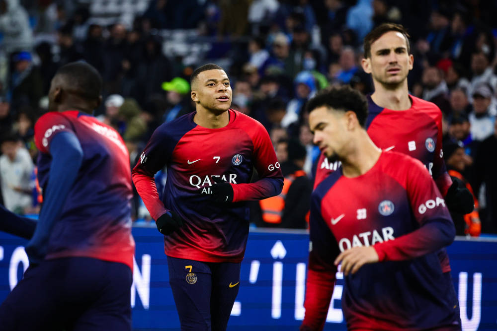 冲刺阶段法甲焦点战，巴塞罗那扳平良机，球迷炸锅，临场指挥获称赞(萨达那帕拉之死)